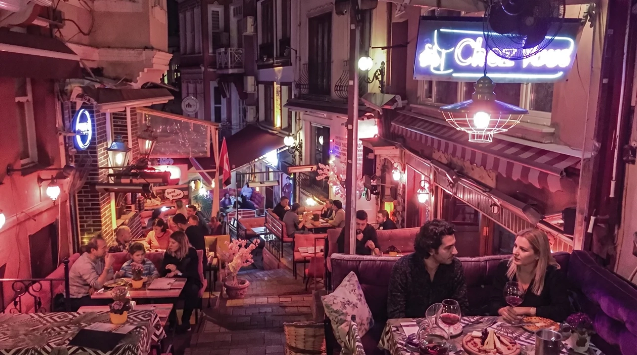 Algeria Street (French Street) in Istanbul: Your Guide to the Paris of the East