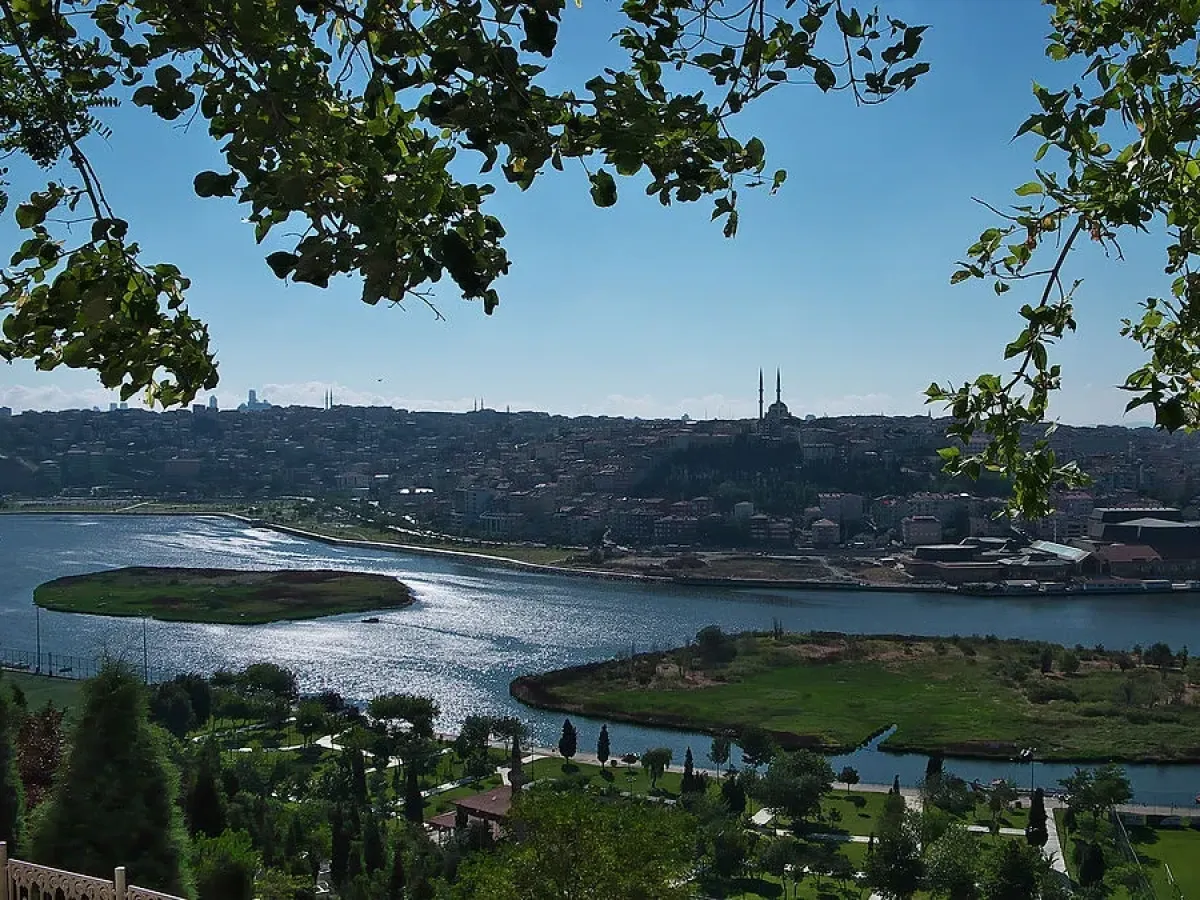 اطلالة بانورامية من تلة بيير لوتي